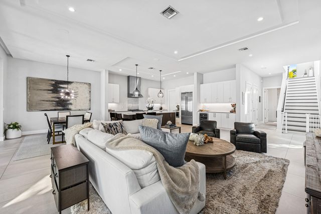 820 NE 7th Avenue, Delray Beach, FL 33483