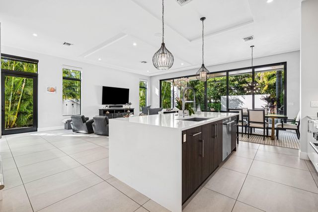 820 NE 7th Avenue, Delray Beach, FL 33483