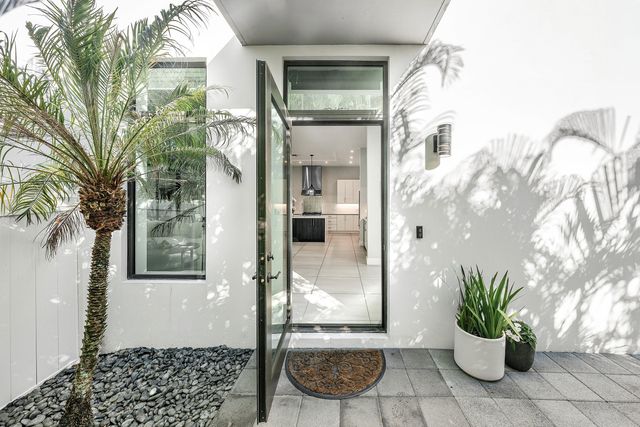 820 NE 7th Avenue, Delray Beach, FL 33483