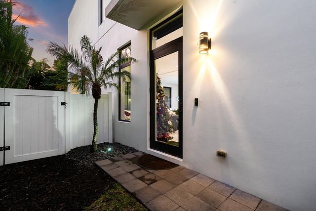 820 NE 7th Avenue, Delray Beach, FL 33483