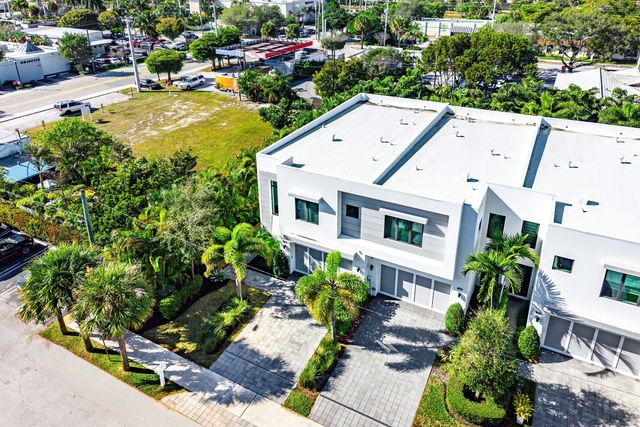 820 NE 7th Avenue, Delray Beach, FL 33483