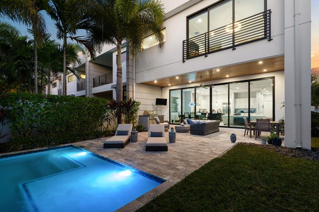 820 NE 7th Avenue, Delray Beach, FL 33483