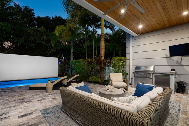 820 NE 7th Avenue, Delray Beach, FL 33483