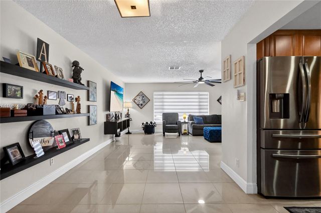 9401 NW 81st Ct, Tamarac, FL 33321