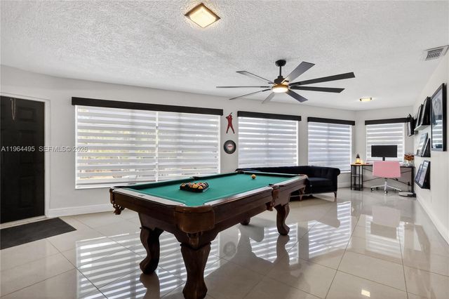 9401 NW 81st Ct, Tamarac, FL 33321