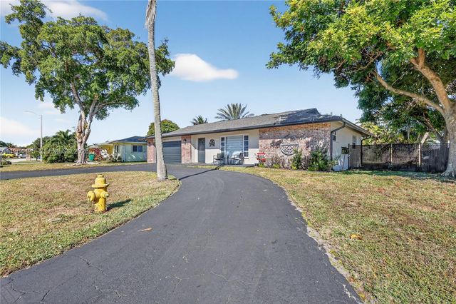 9401 NW 81st Ct, Tamarac, FL 33321