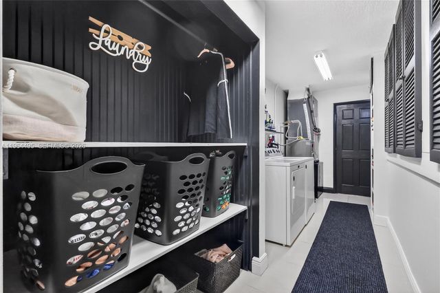 9401 NW 81st Ct, Tamarac, FL 33321