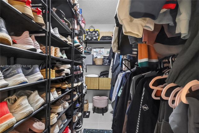 9401 NW 81st Ct, Tamarac, FL 33321