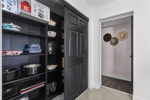 9401 NW 81st Ct, Tamarac, FL 33321