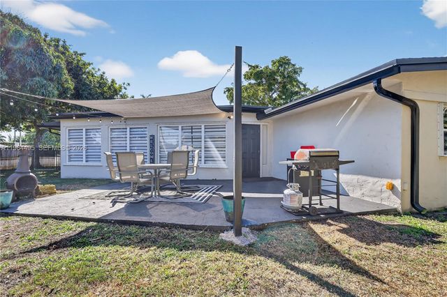 9401 NW 81st Ct, Tamarac, FL 33321