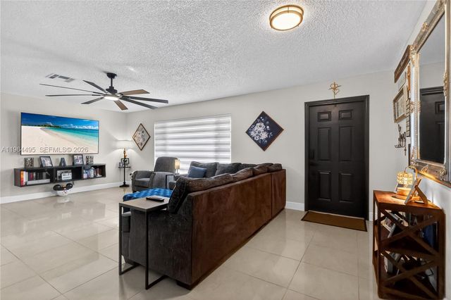 9401 NW 81st Ct, Tamarac, FL 33321