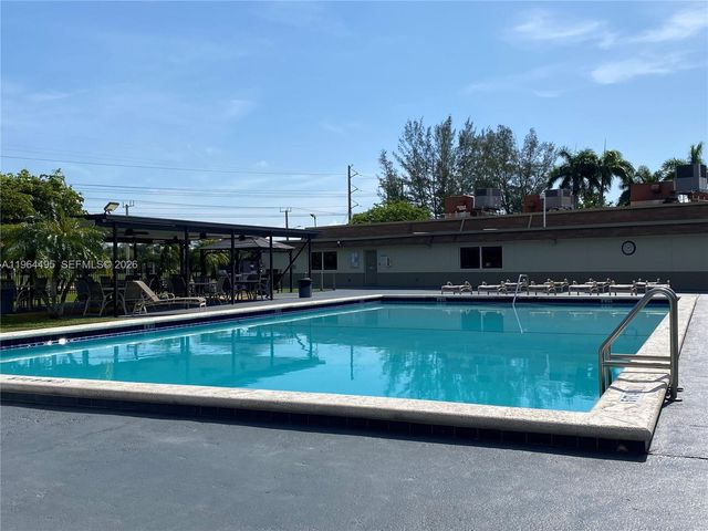 9401 NW 81st Ct, Tamarac, FL 33321