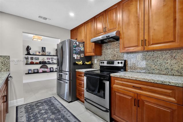 9401 NW 81st Ct, Tamarac, FL 33321