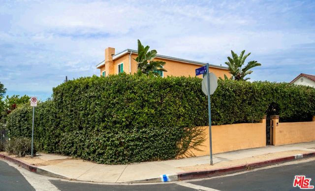 2045 Claudina Avenue, Los Angeles, CA 90016