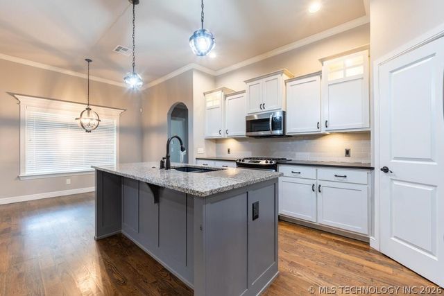 1227 E 133rd Place, Glenpool, OK 74033