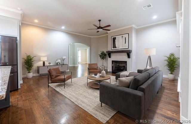 1227 E 133rd Place, Glenpool, OK 74033