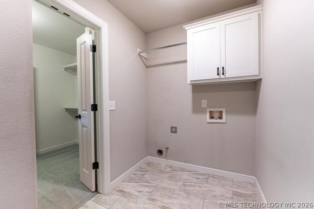 1227 E 133rd Place, Glenpool, OK 74033