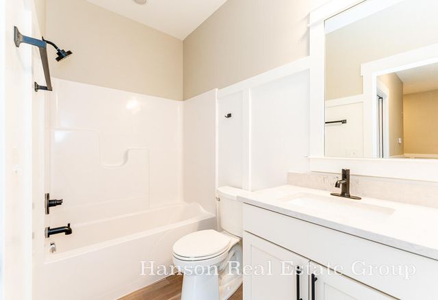 1388 Center Hill Road 53, Lowell, MI 49331