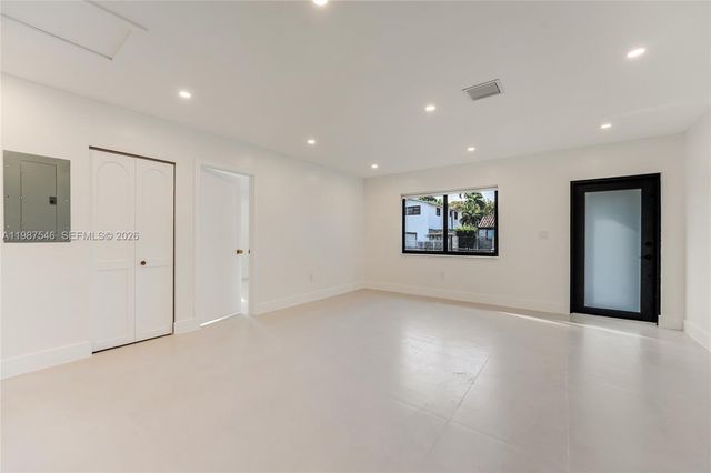 1017 NW 47th St, Miami, FL 33127