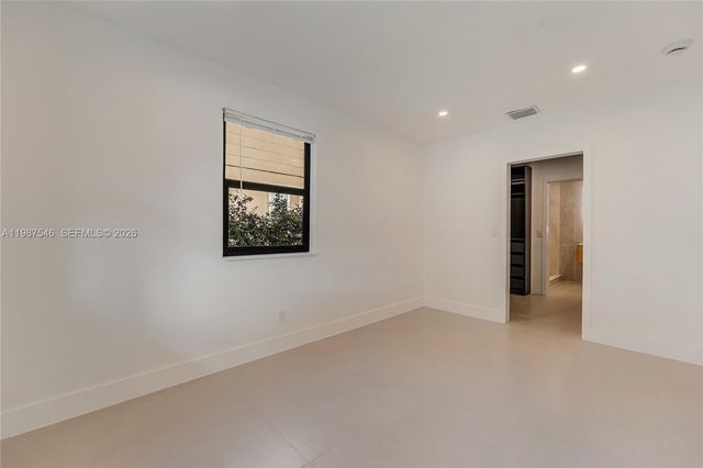 1017 NW 47th St, Miami, FL 33127