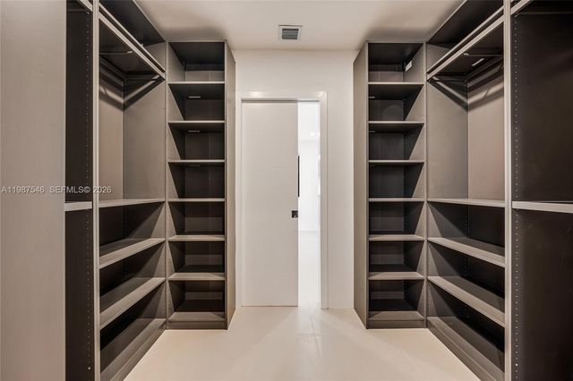 1017 NW 47th St, Miami, FL 33127