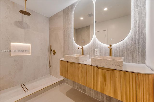 1017 NW 47th St, Miami, FL 33127