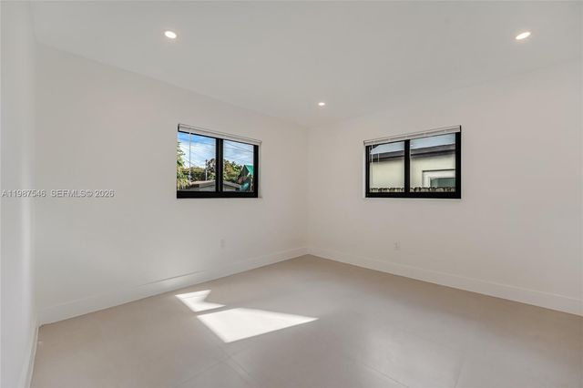 1017 NW 47th St, Miami, FL 33127