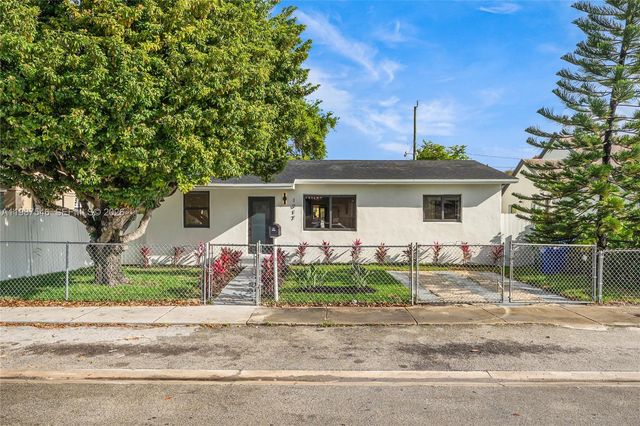1017 NW 47th St, Miami, FL 33127