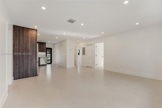 1017 NW 47th St, Miami, FL 33127