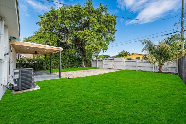 1017 NW 47th St, Miami, FL 33127