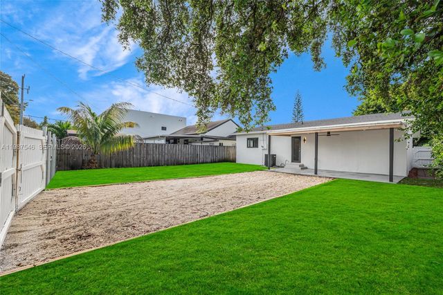 1017 NW 47th St, Miami, FL 33127