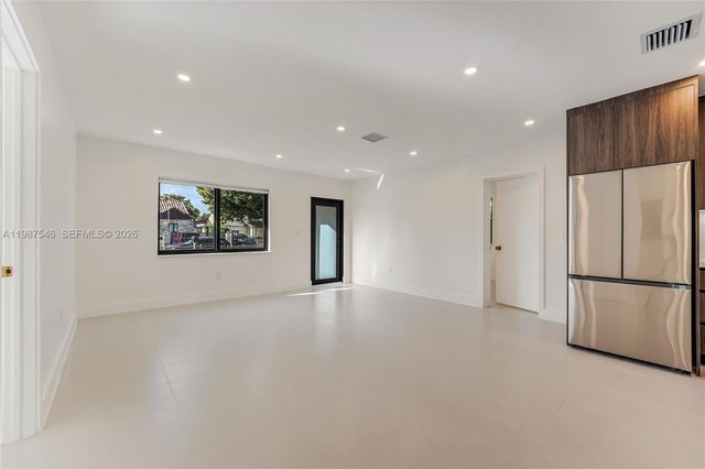 1017 NW 47th St, Miami, FL 33127