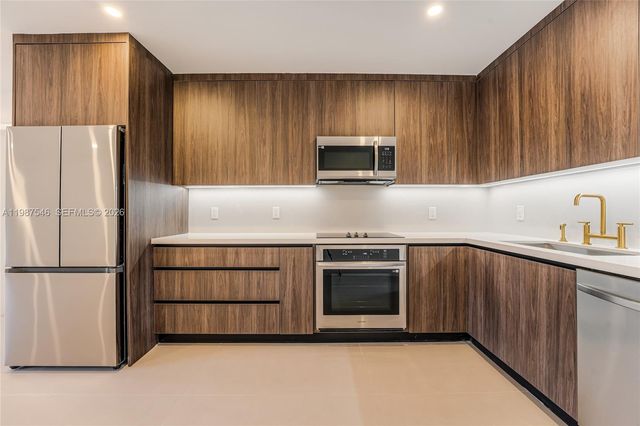 1017 NW 47th St, Miami, FL 33127