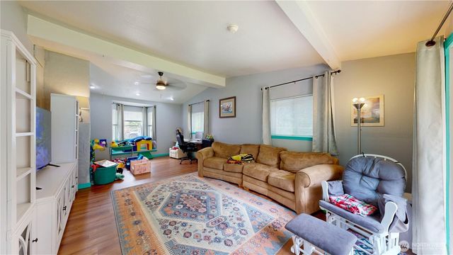 6518 194th Avenue E, Bonney Lake, WA 98391