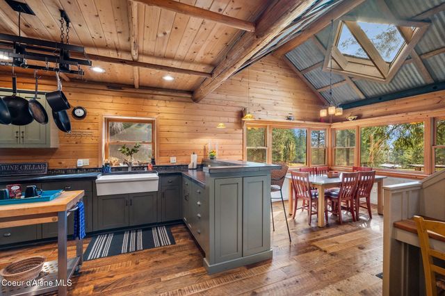 6162 Eureka RD, Sagle, ID 83860
