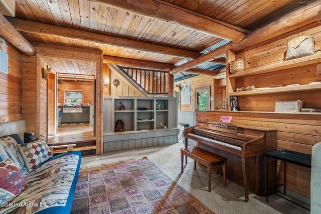 6162 Eureka RD, Sagle, ID 83860