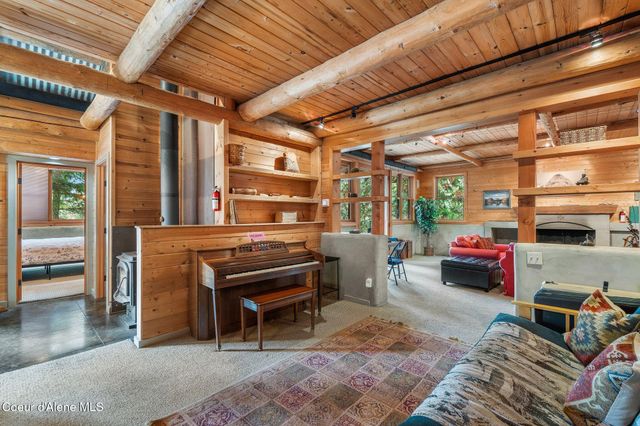 6162 Eureka RD, Sagle, ID 83860