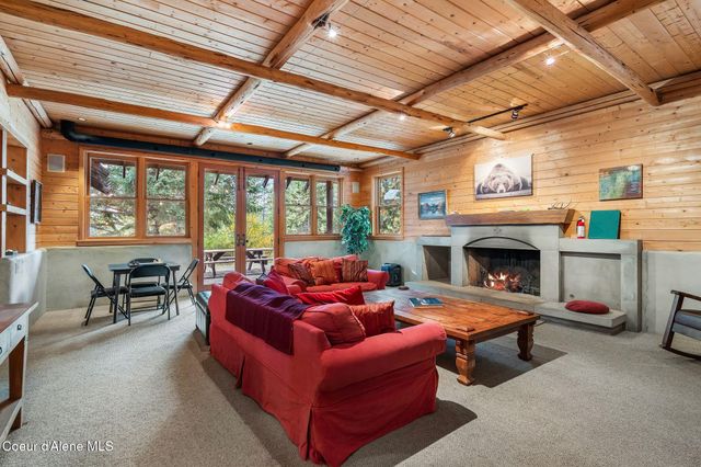 6162 Eureka RD, Sagle, ID 83860