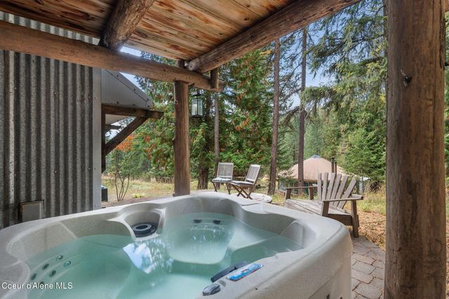 6162 Eureka RD, Sagle, ID 83860