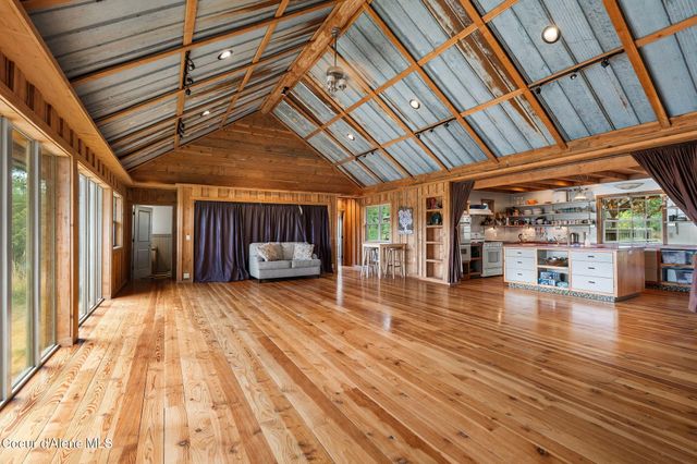 6162 Eureka RD, Sagle, ID 83860