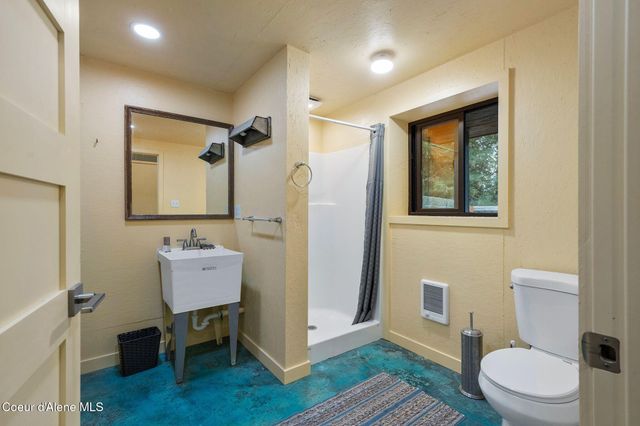 6162 Eureka RD, Sagle, ID 83860