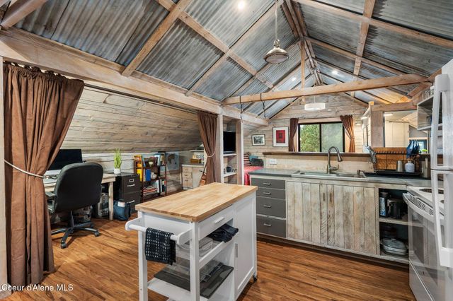 6162 Eureka RD, Sagle, ID 83860