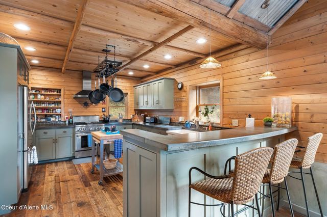 6162 Eureka RD, Sagle, ID 83860
