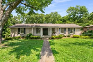 5428 Wakefield Dr, Nashville, TN 37220