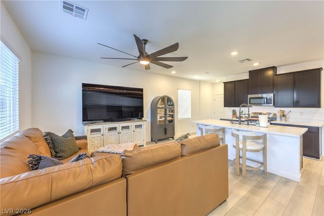 7025 Wales Coast Street, North Las Vegas, NV 89084