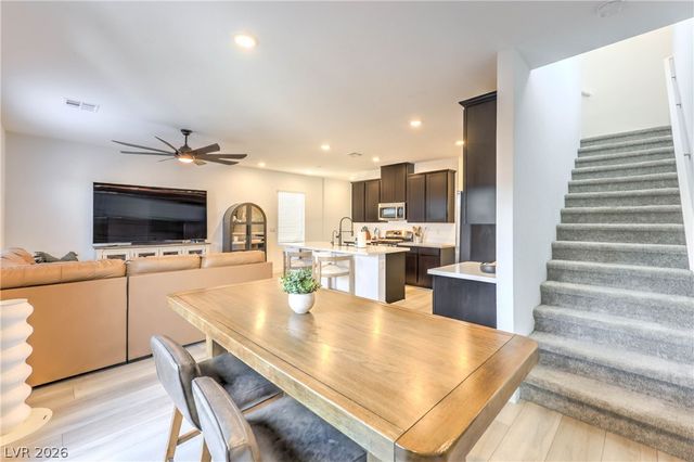 7025 Wales Coast Street, North Las Vegas, NV 89084