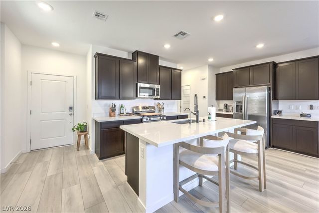 7025 Wales Coast Street, North Las Vegas, NV 89084