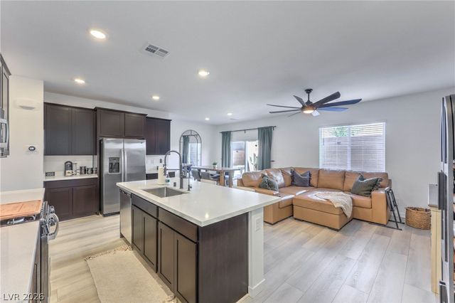 7025 Wales Coast Street, North Las Vegas, NV 89084
