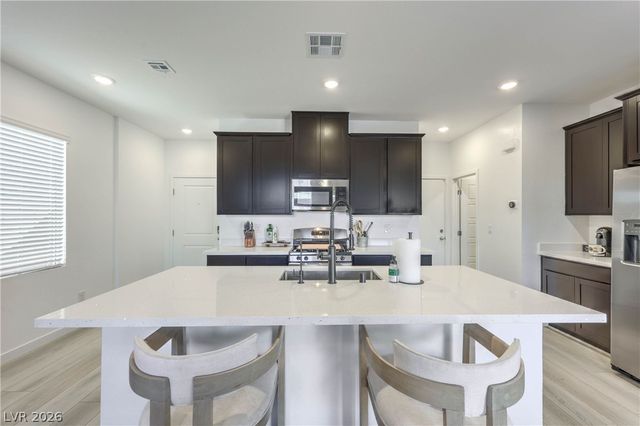 7025 Wales Coast Street, North Las Vegas, NV 89084