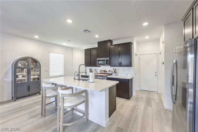 7025 Wales Coast Street, North Las Vegas, NV 89084